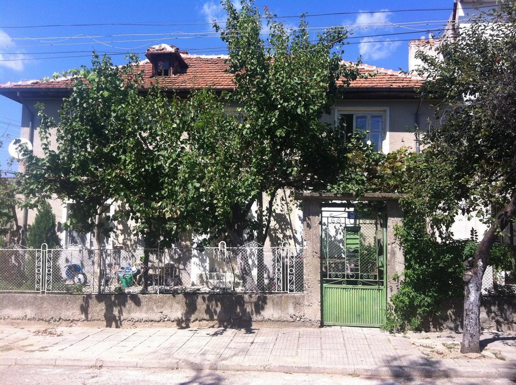 Guest House Nadezhda Hisarya Exterior foto